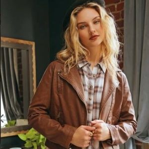 Blu Pepper- M distressed faux leather Sand Moto Jacket